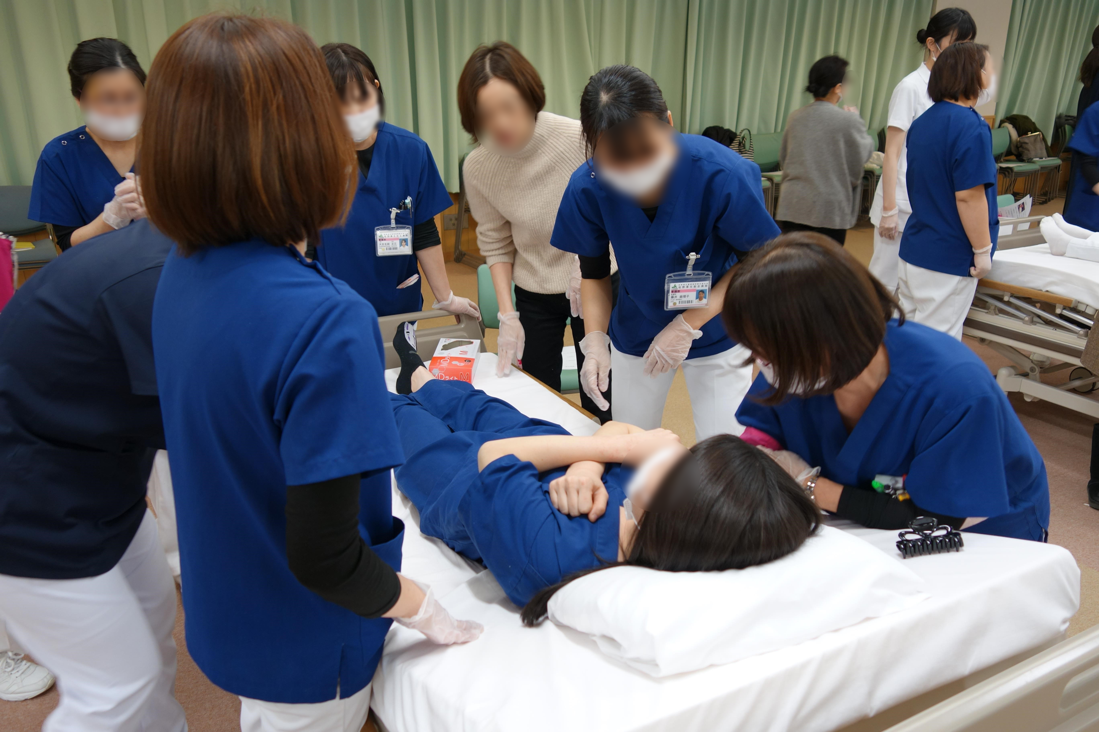 褥瘡対策委員会が主催する勉強会の様子